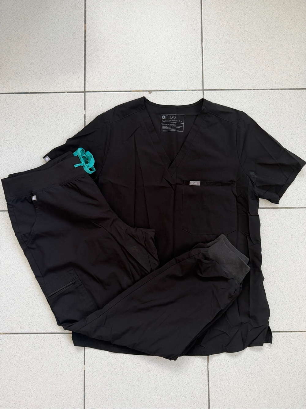 Figs Black Scrub Set with Teal Accent